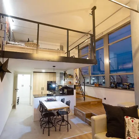 View Skyscraper Bata - Loft Xl *