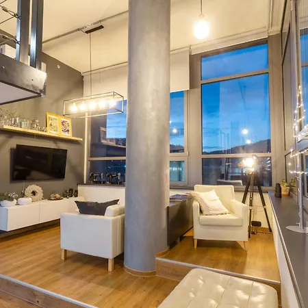 View Skyscraper Bata - Loft Xl Lägenhet Zlín