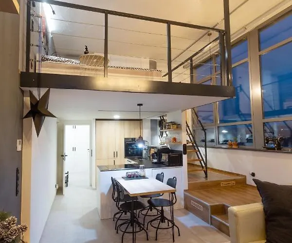 View Skyscraper Bata - Loft Xl Appartamento Zlín